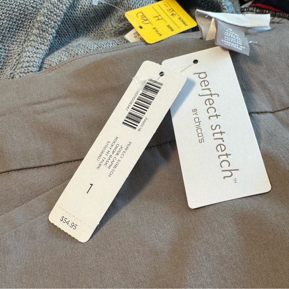 NWTs Chico’s Size 1 (8) Taupe Rayon/Nylon/Span Perfect Stretch Josie Capri Pants - Picture 13 of 14